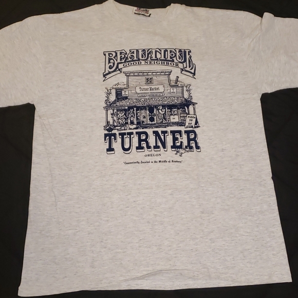 Turner Market Graphic TShirt - Picture 1 of 3